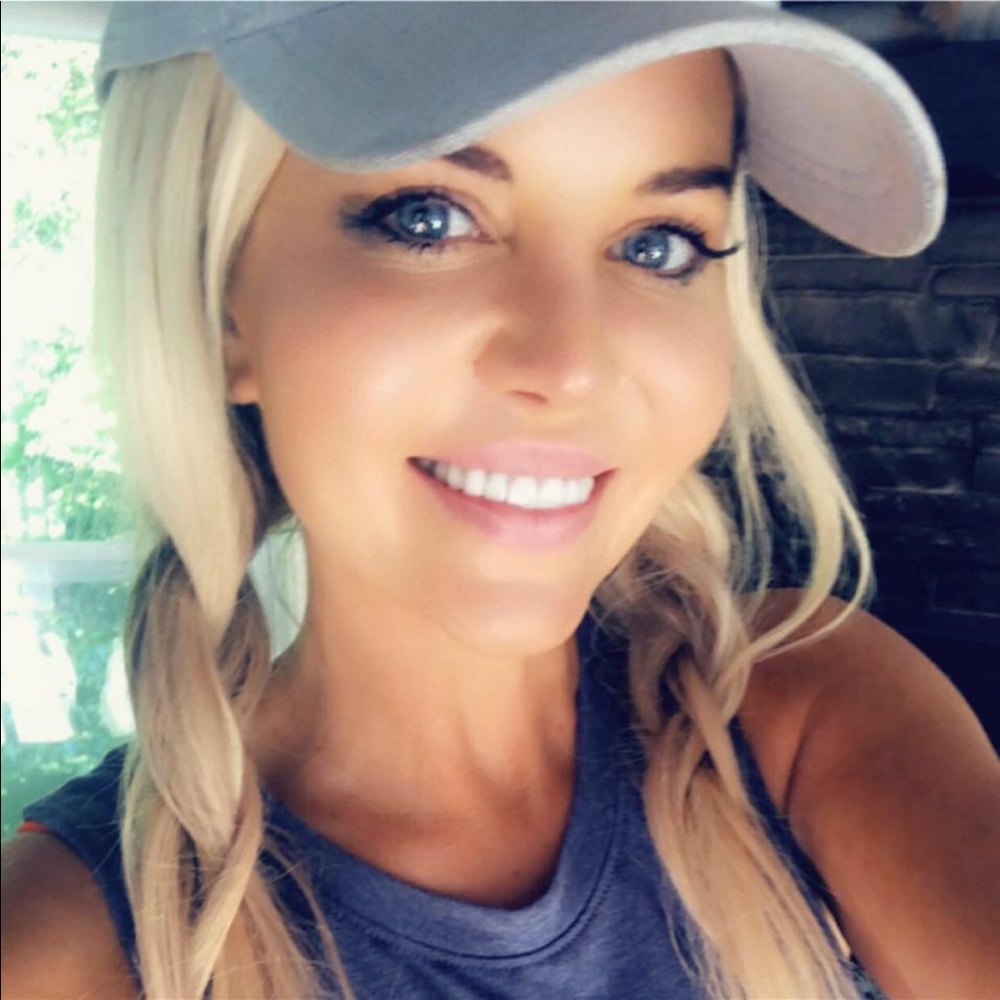 Meet your Posher, Melissa